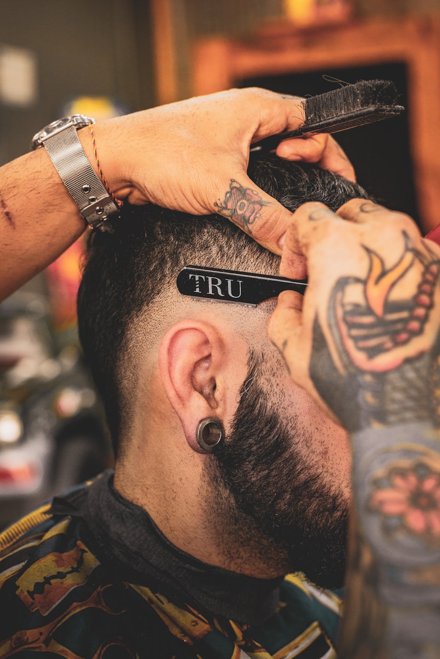 Detalle de un fade con línea marcada a navaja